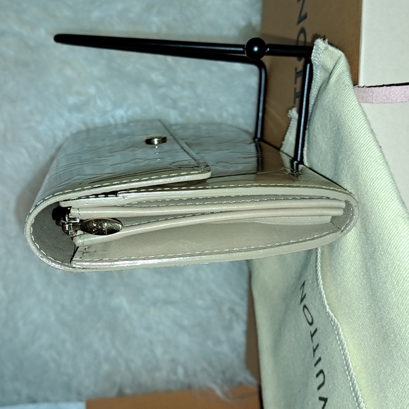 Louis Vuitton Vernis Sarah Wallet EUC - Picture 6 of 17